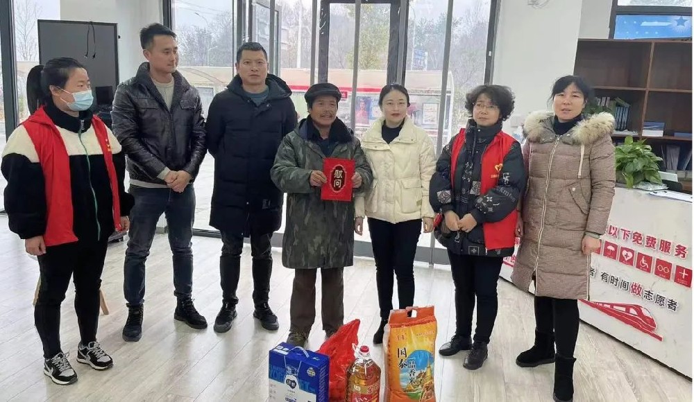 寒冬送温暖 关怀暖人心——恒升党支部慰问孤寡老人